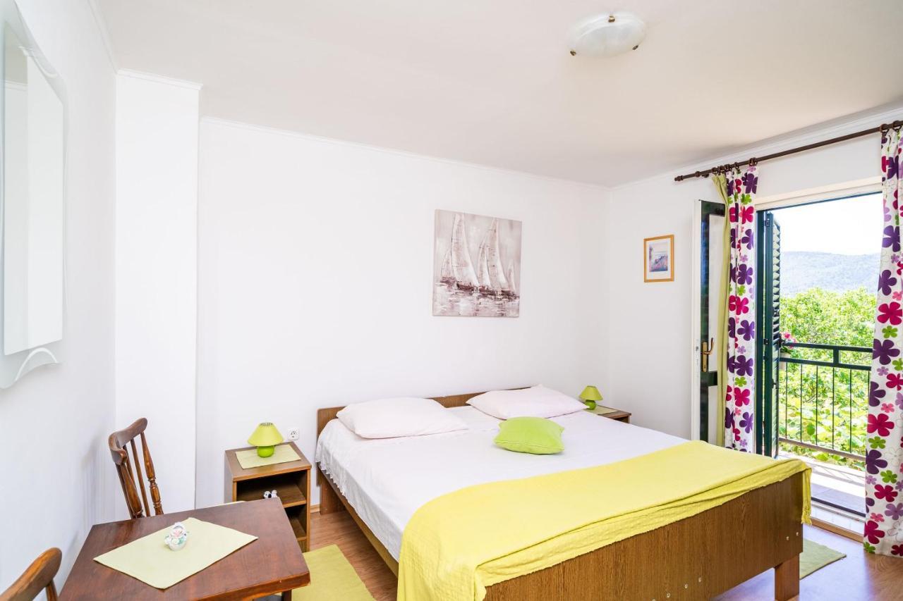 Apartment Laurel Leaf Lovorno Bagian luar foto