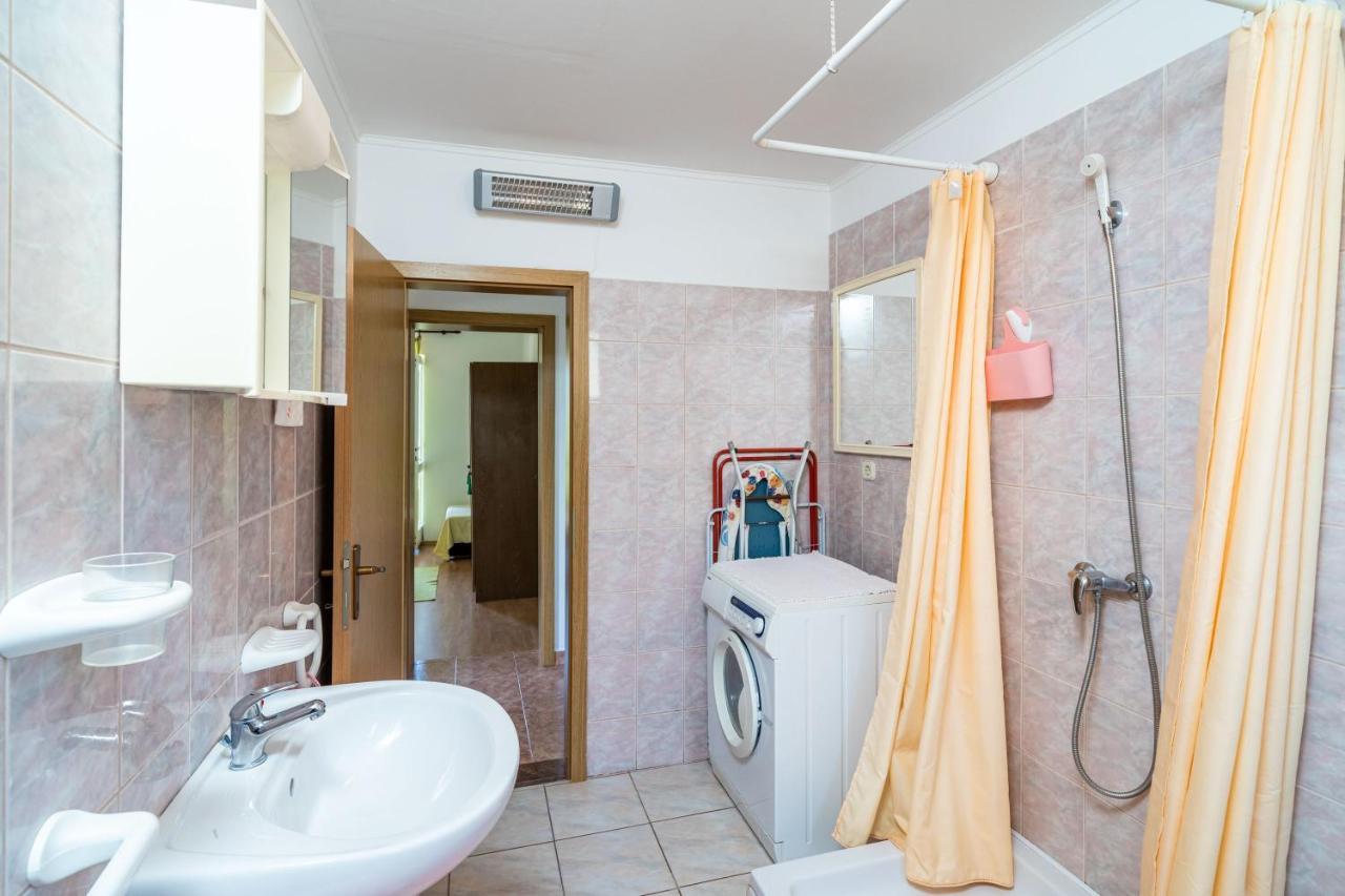 Apartment Laurel Leaf Lovorno Bagian luar foto