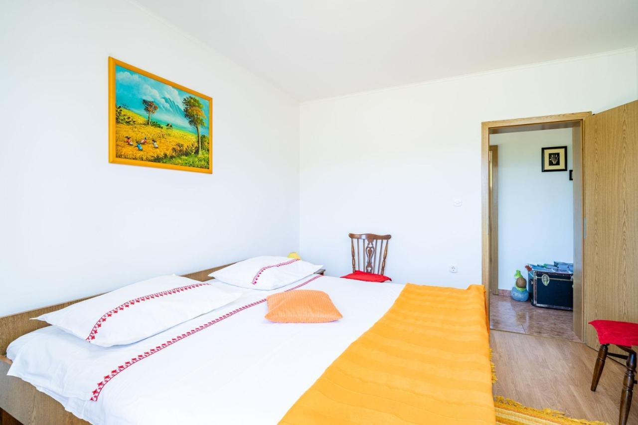Apartment Laurel Leaf Lovorno Bagian luar foto
