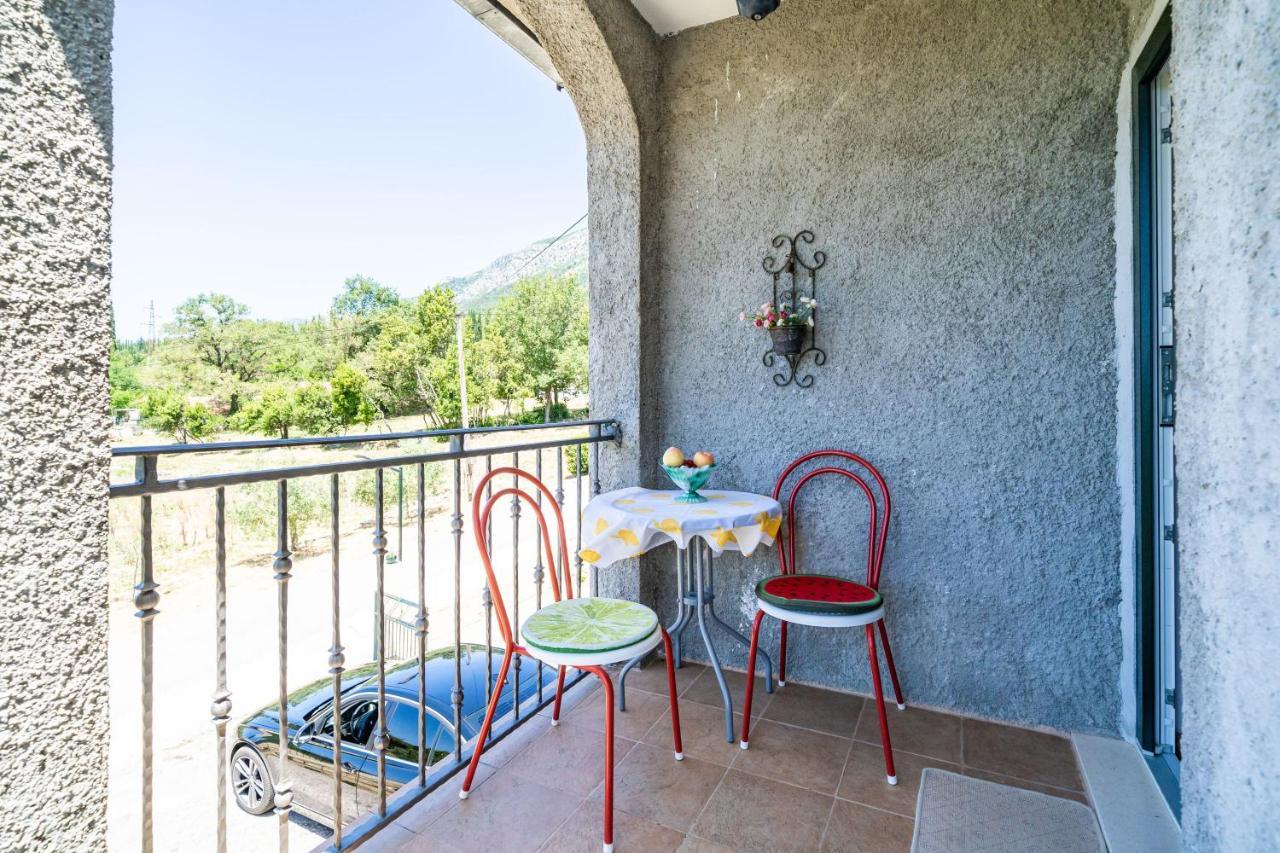 Apartment Laurel Leaf Lovorno Bagian luar foto